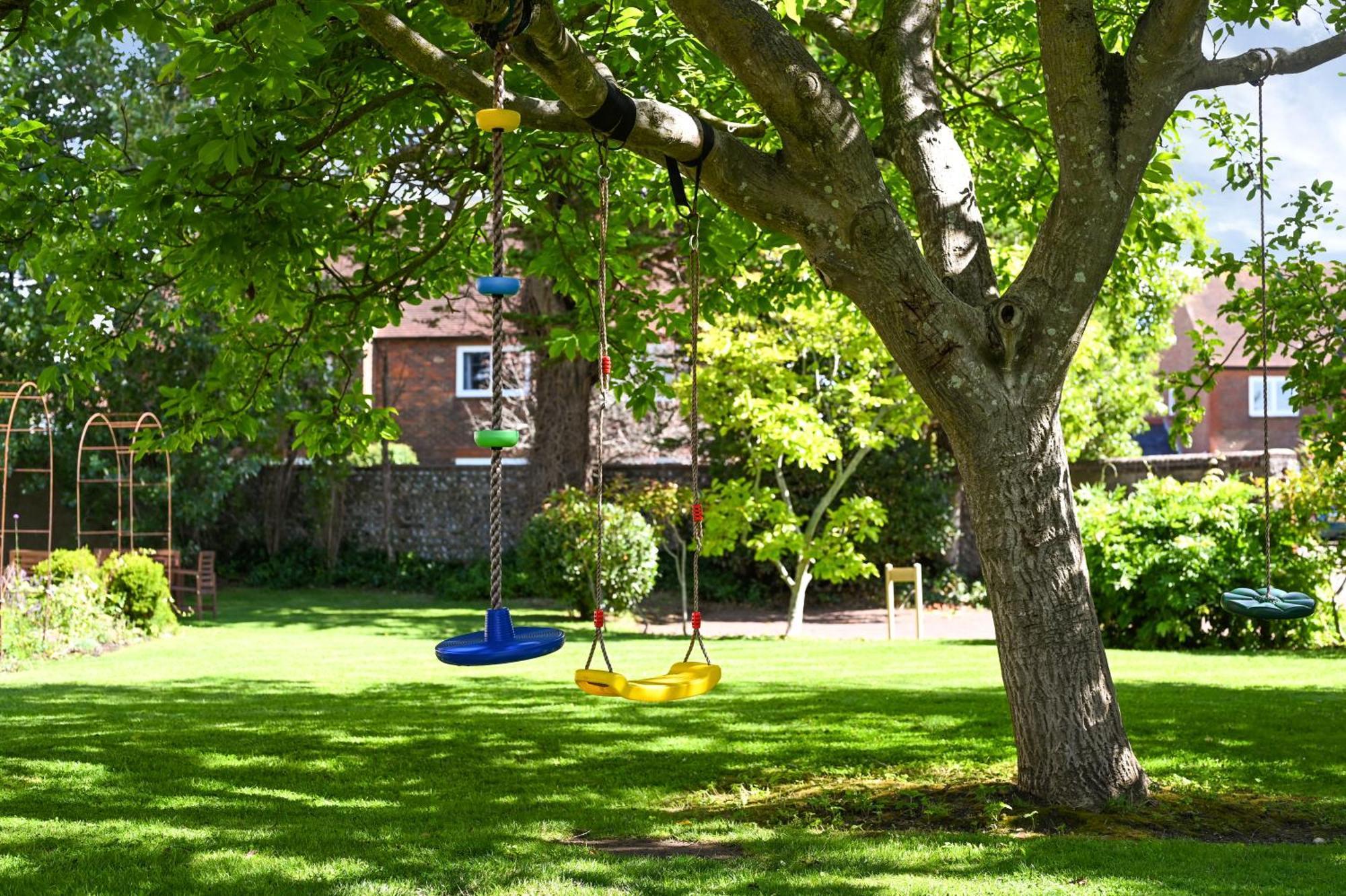 Villa Walnut Tree House à Rustington Extérieur photo