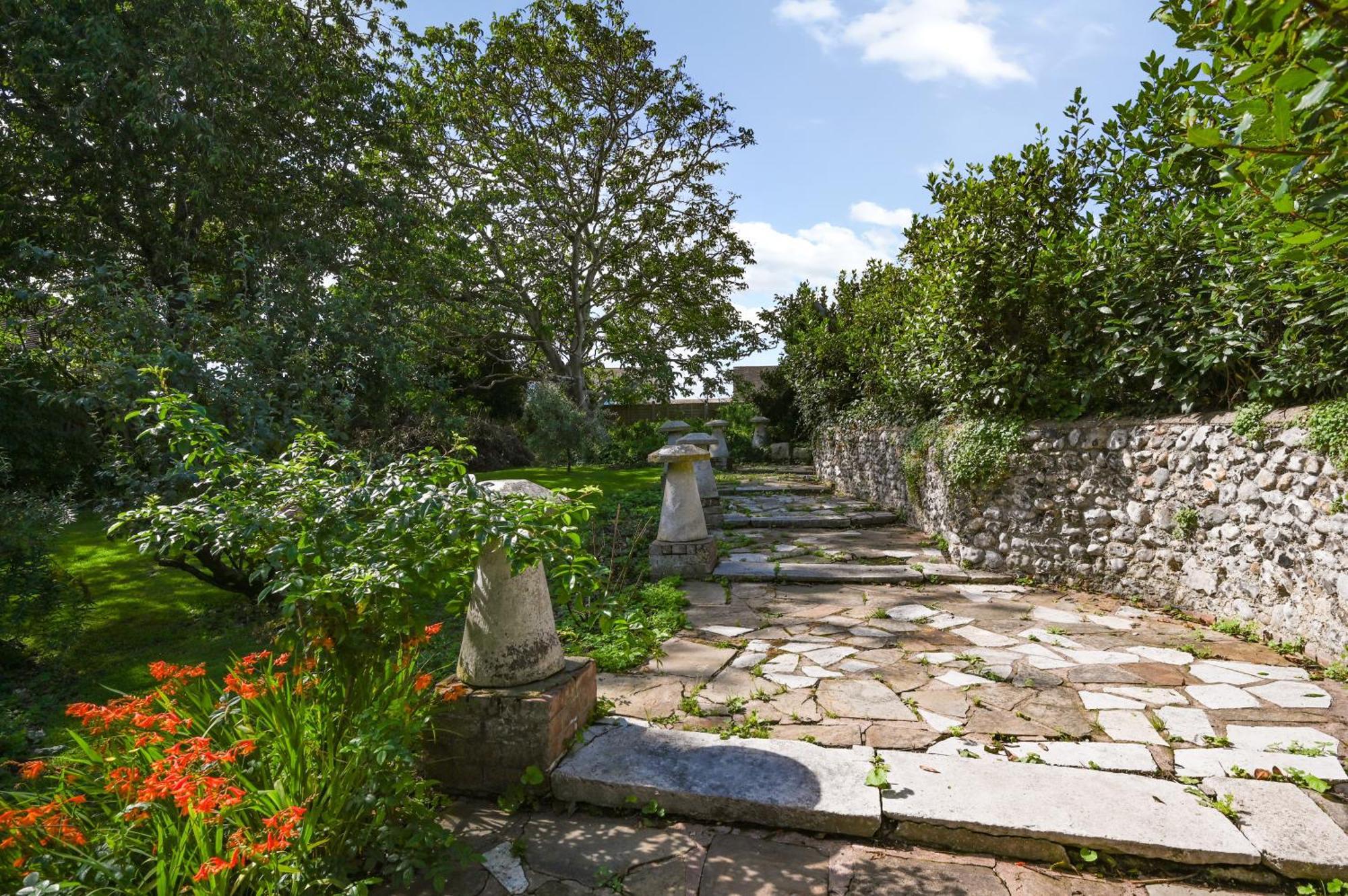 Villa Walnut Tree House à Rustington Extérieur photo